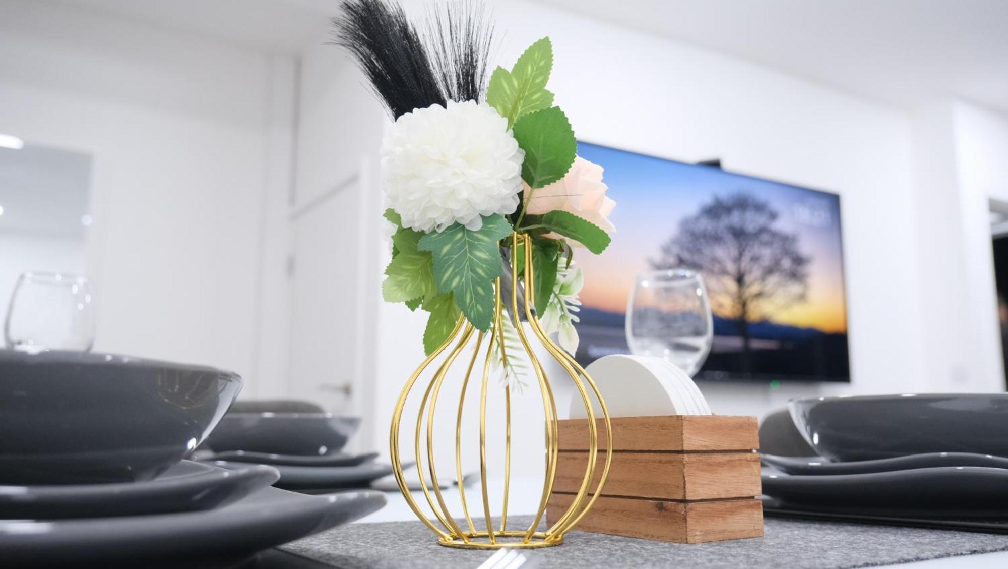 Modernized Three Bedroom House Near City Stadium, Attractions, City Centre - Sky N Netflix - Convenient Transport Манчестер Экстерьер фото
