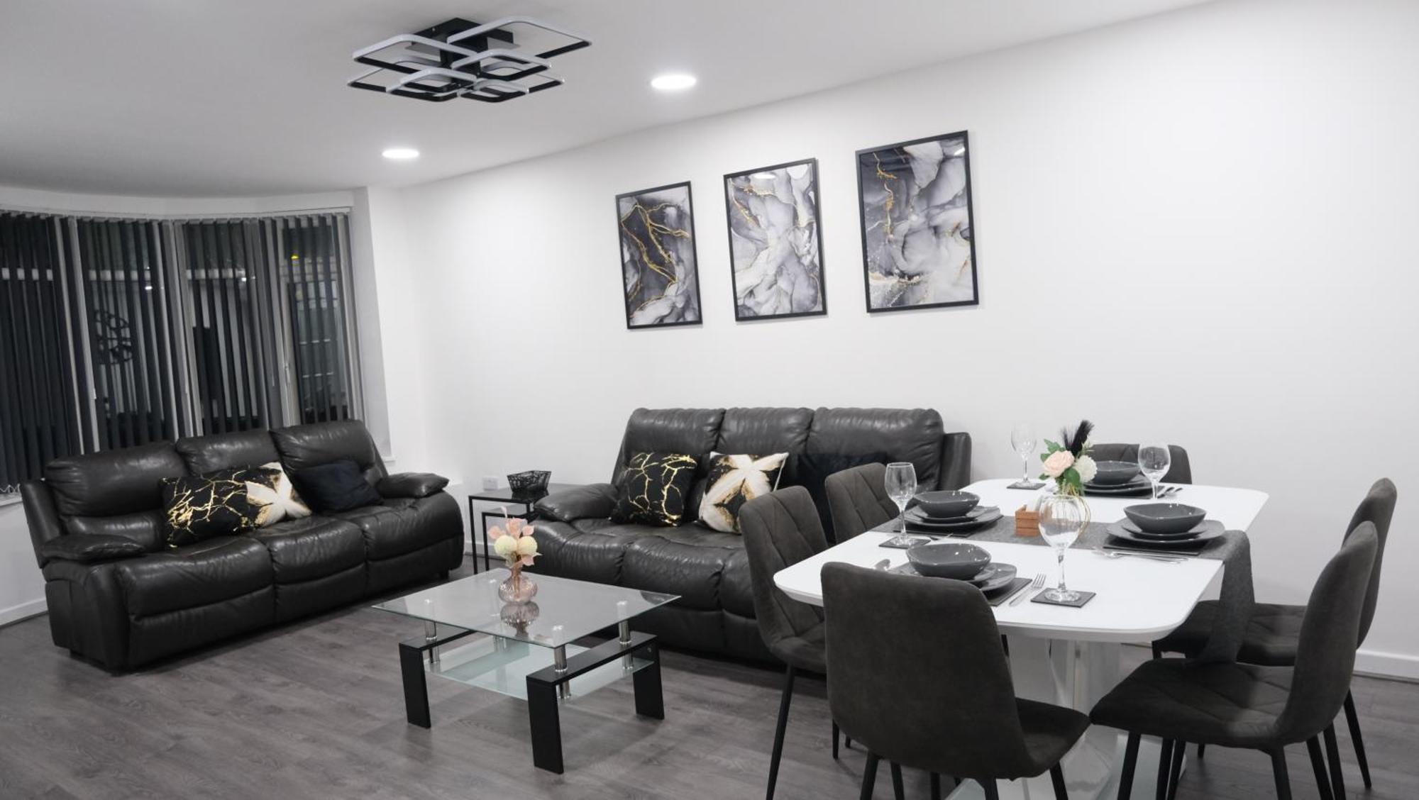 Modernized Three Bedroom House Near City Stadium, Attractions, City Centre - Sky N Netflix - Convenient Transport Манчестер Экстерьер фото