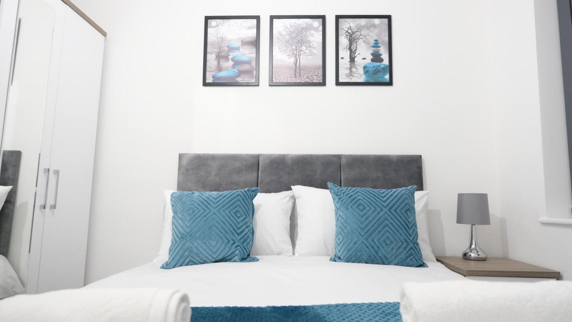 Modernized Three Bedroom House Near City Stadium, Attractions, City Centre - Sky N Netflix - Convenient Transport Манчестер Экстерьер фото